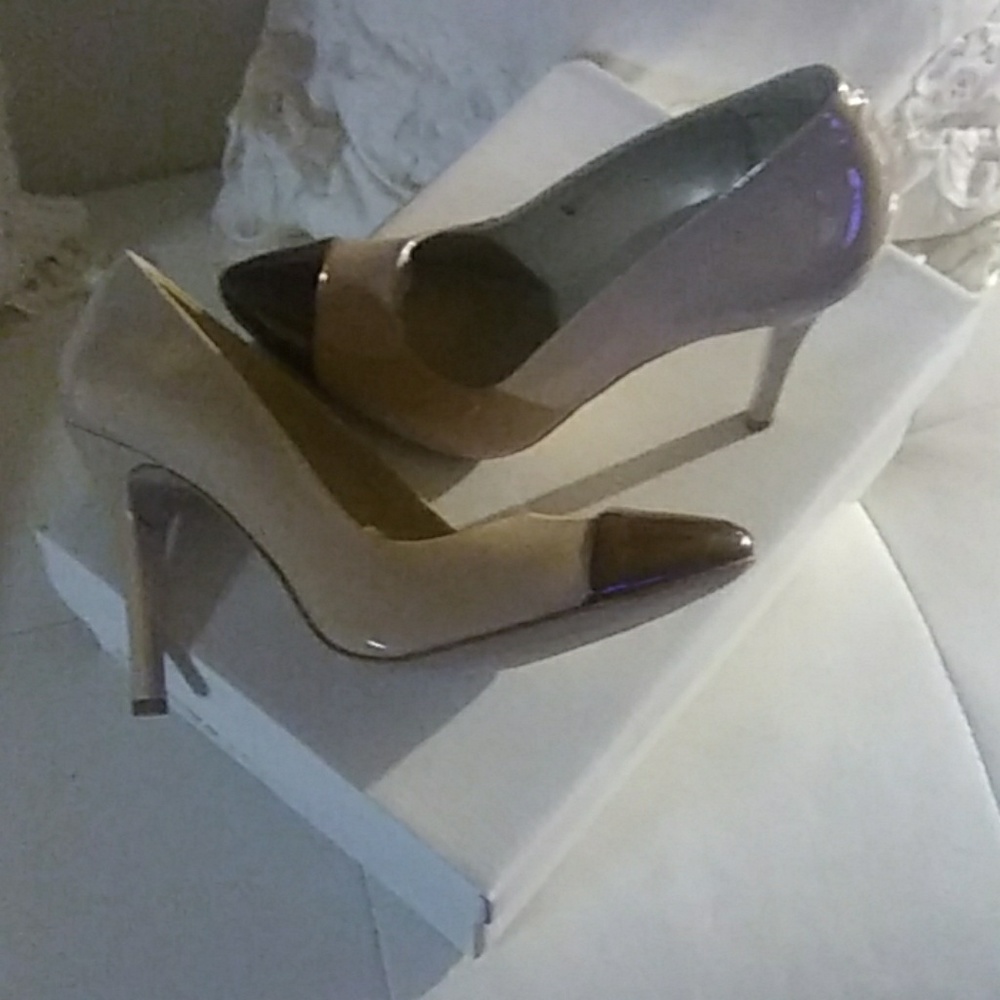Shoes - Picture 2 of 4